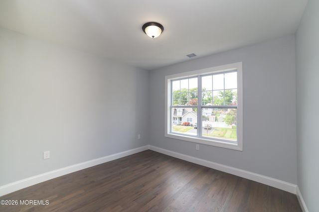 128 Center Avenue, Leonardo, NJ 07737