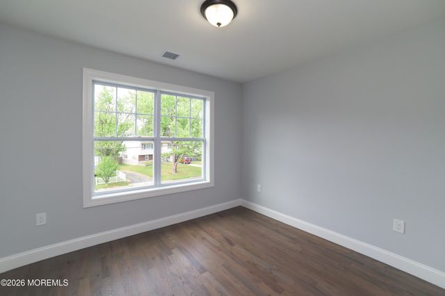 128 Center Avenue, Leonardo, NJ 07737