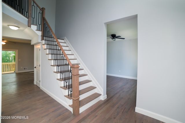 128 Center Avenue, Leonardo, NJ 07737