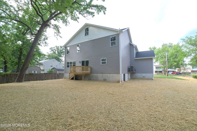128 Center Avenue, Leonardo, NJ 07737