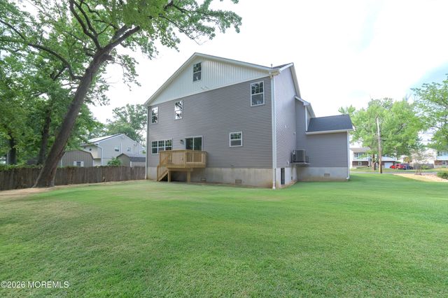 128 Center Avenue, Leonardo, NJ 07737