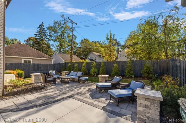 864 Ann Street, Birmingham, MI 48009