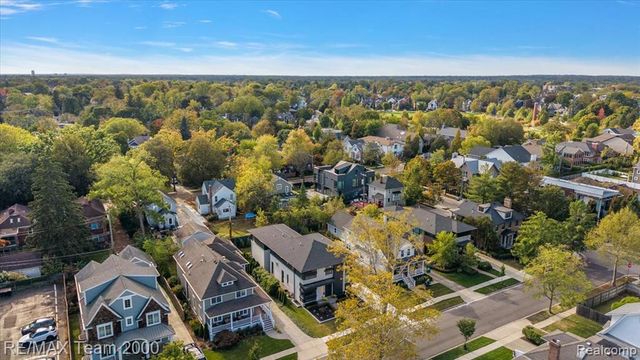 864 Ann Street, Birmingham, MI 48009