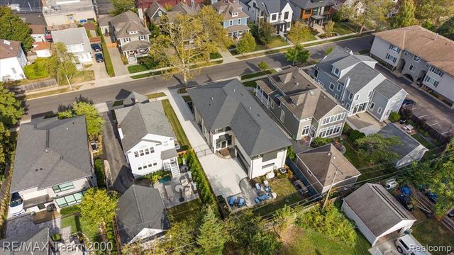 864 Ann Street, Birmingham, MI 48009
