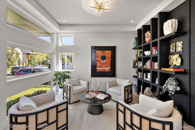 864 Ann Street, Birmingham, MI 48009