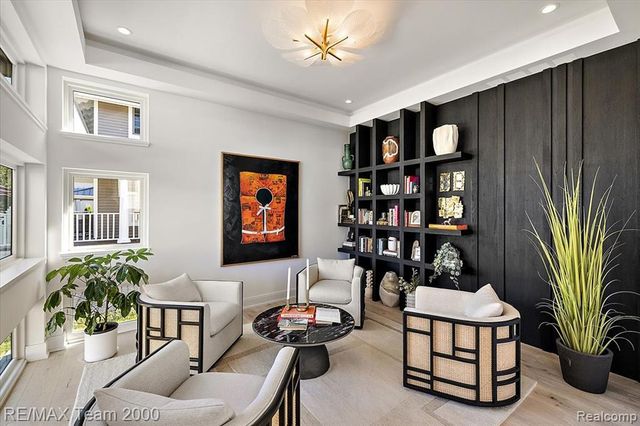 864 Ann Street, Birmingham, MI 48009