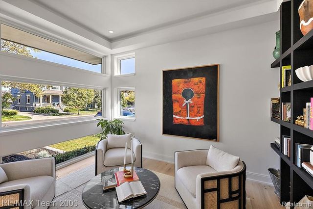 864 Ann Street, Birmingham, MI 48009