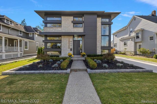 864 Ann Street, Birmingham, MI 48009