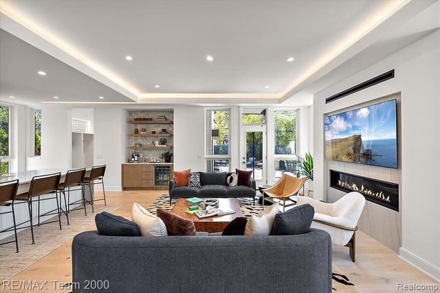 864 Ann Street, Birmingham, MI 48009