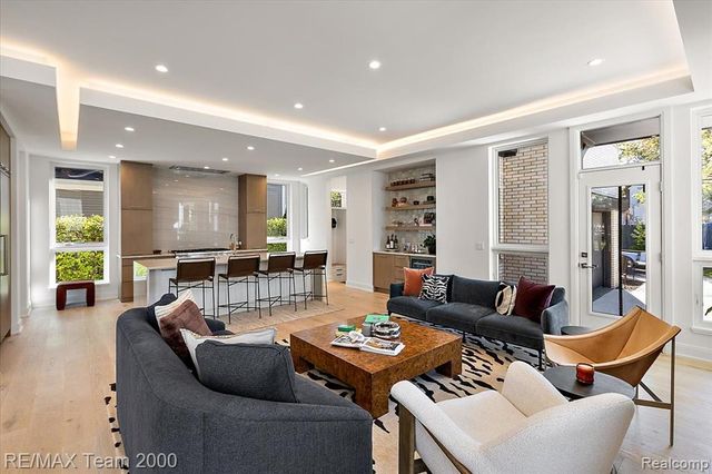 864 Ann Street, Birmingham, MI 48009