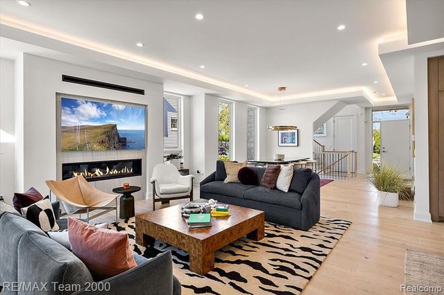 864 Ann Street, Birmingham, MI 48009