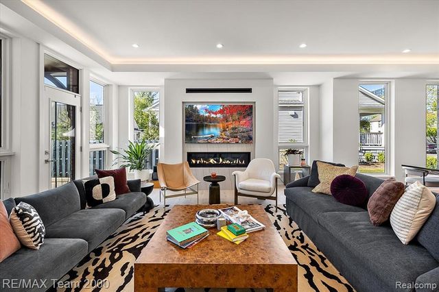 864 Ann Street, Birmingham, MI 48009