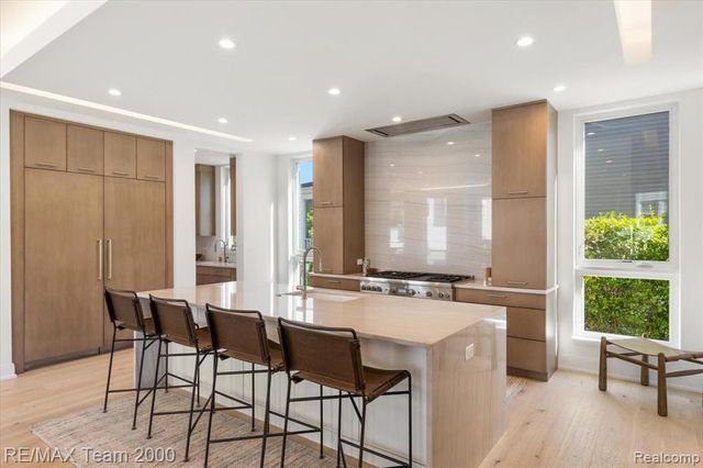 864 Ann Street, Birmingham, MI 48009