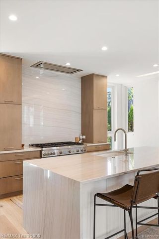 864 Ann Street, Birmingham, MI 48009