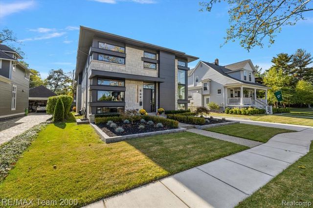 864 Ann Street, Birmingham, MI 48009