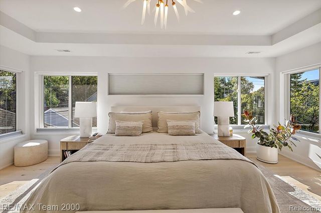 864 Ann Street, Birmingham, MI 48009