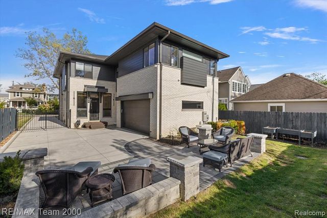 864 Ann Street, Birmingham, MI 48009