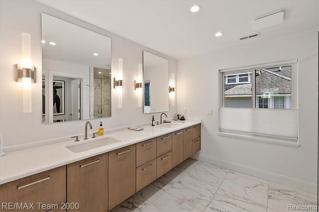 864 Ann Street, Birmingham, MI 48009