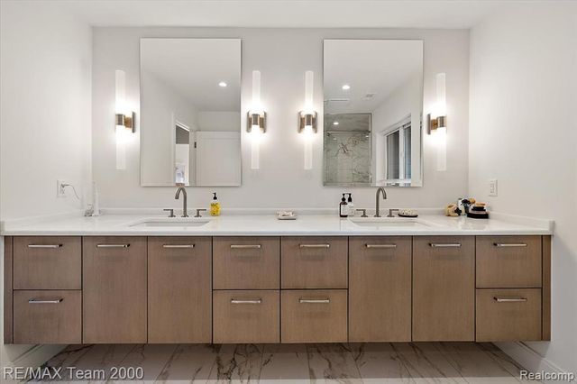 864 Ann Street, Birmingham, MI 48009