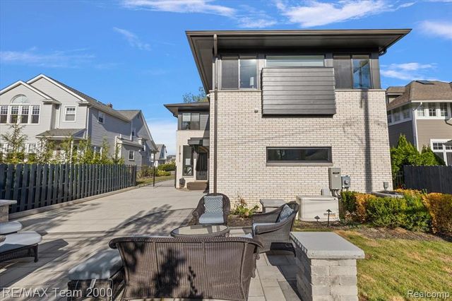 864 Ann Street, Birmingham, MI 48009