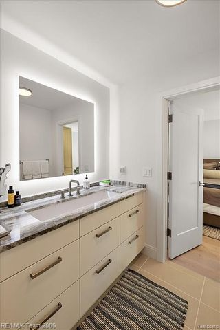 864 Ann Street, Birmingham, MI 48009