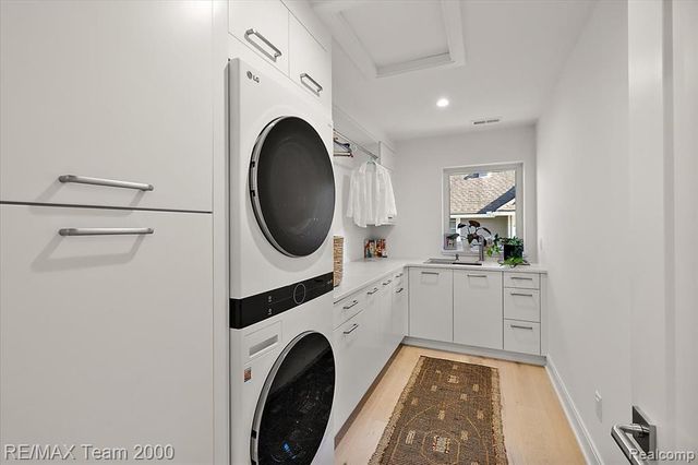 864 Ann Street, Birmingham, MI 48009