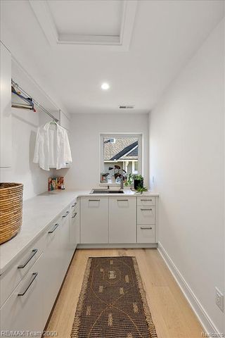 864 Ann Street, Birmingham, MI 48009