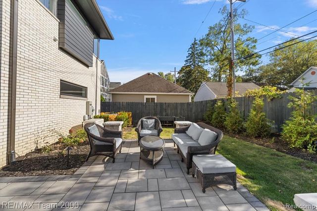 864 Ann Street, Birmingham, MI 48009