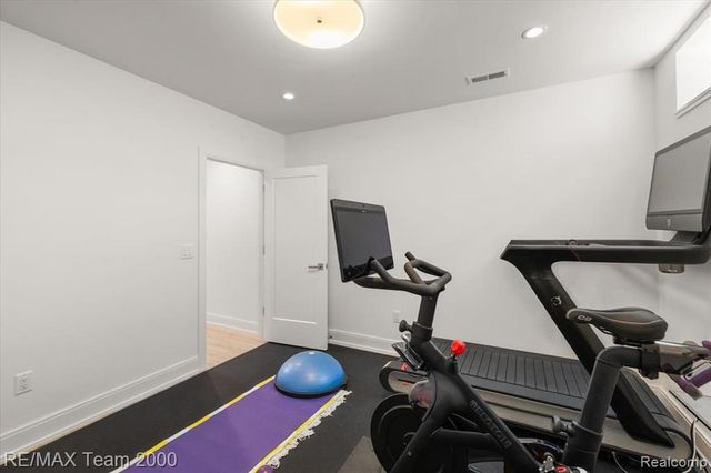 864 Ann Street, Birmingham, MI 48009