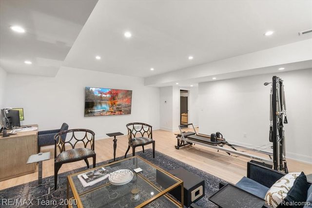 864 Ann Street, Birmingham, MI 48009