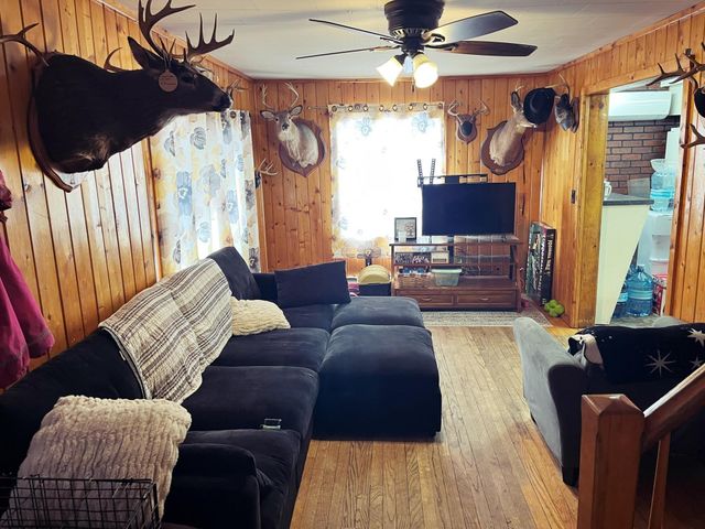 109 River Road, Irasburg, VT 05845