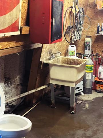 109 River Road, Irasburg, VT 05845