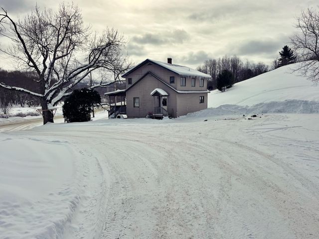 109 River Road, Irasburg, VT 05845