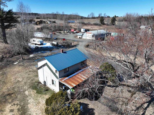 109 River Road, Irasburg, VT 05845