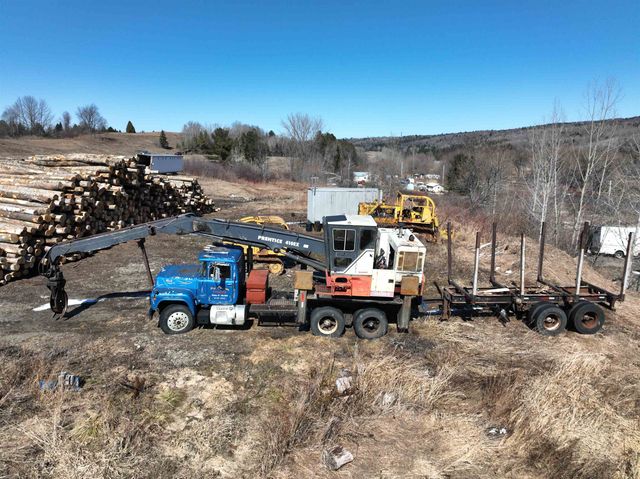 109 River Road, Irasburg, VT 05845