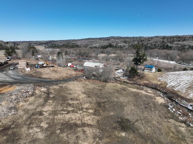 109 River Road, Irasburg, VT 05845