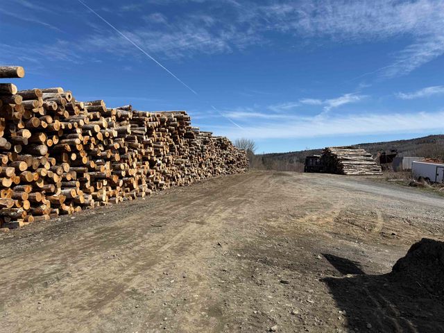 109 River Road, Irasburg, VT 05845