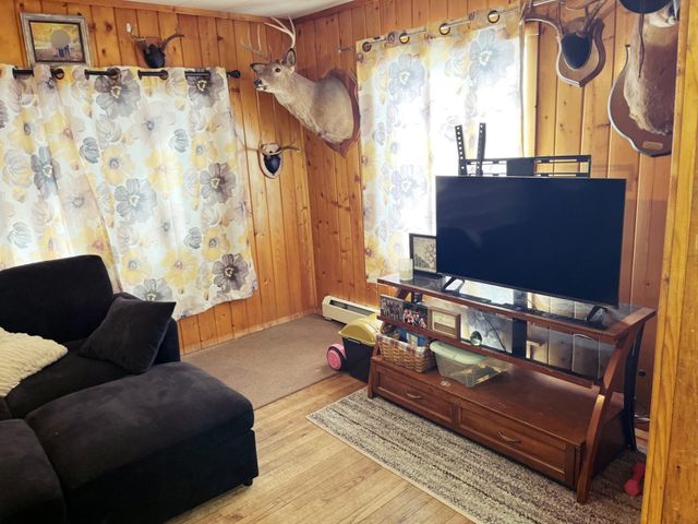 109 River Road, Irasburg, VT 05845