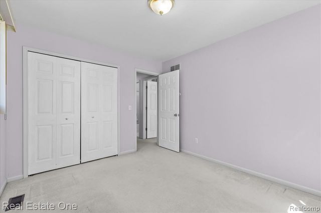 113 Algansee Drive, Troy, MI 48083