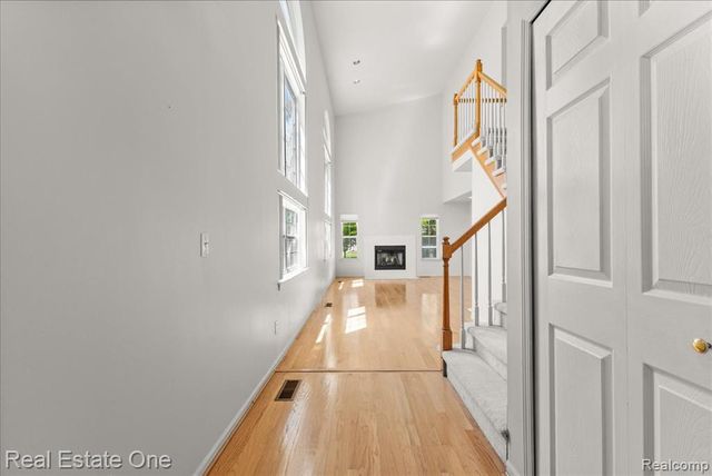 113 Algansee Drive, Troy, MI 48083