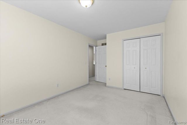 113 Algansee Drive, Troy, MI 48083