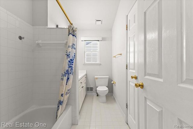 113 Algansee Drive, Troy, MI 48083
