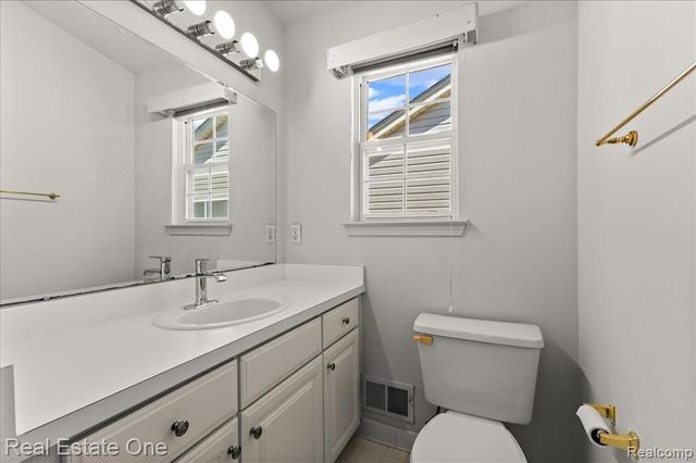 113 Algansee Drive, Troy, MI 48083