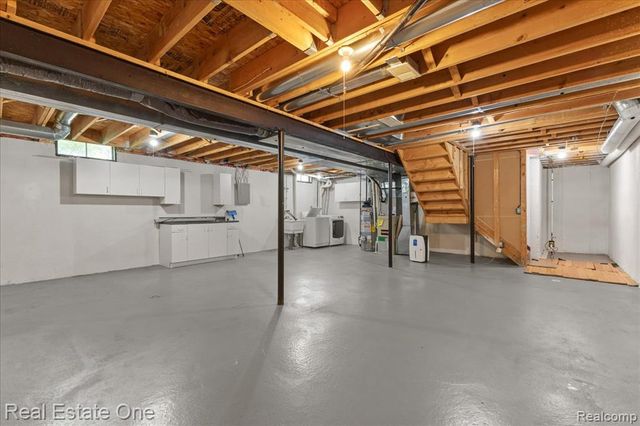 113 Algansee Drive, Troy, MI 48083
