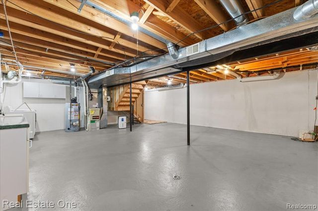 113 Algansee Drive, Troy, MI 48083