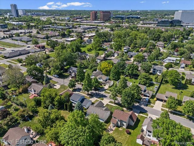 113 Algansee Drive, Troy, MI 48083