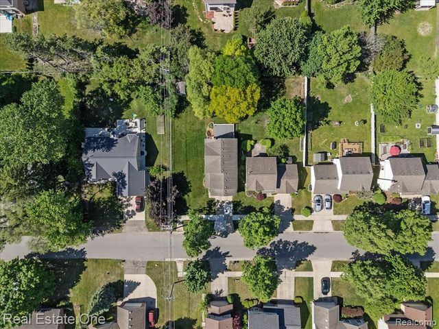 113 Algansee Drive, Troy, MI 48083