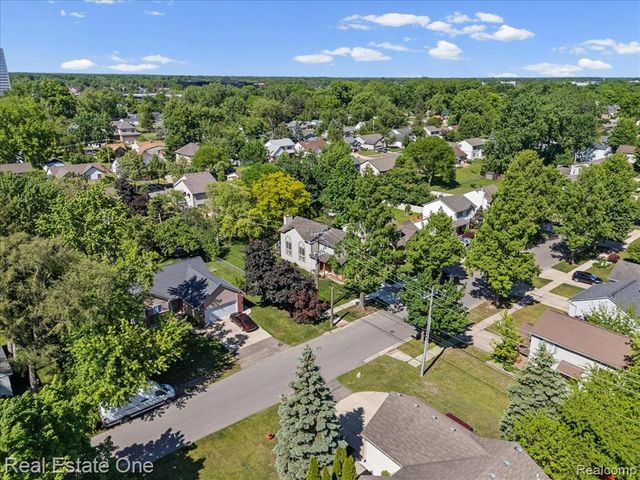 113 Algansee Drive, Troy, MI 48083