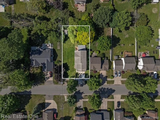 113 Algansee Drive, Troy, MI 48083