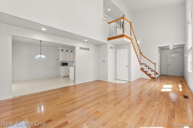 113 Algansee Drive, Troy, MI 48083